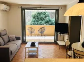 Appartement tout confort avec clim et terrasse