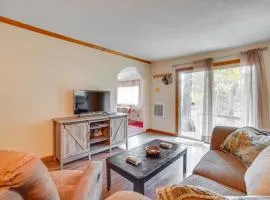 Table Rock Lake Cabin with Deck and Bar!