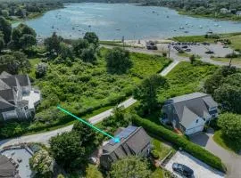 Walk to Main St and Oyster Pond in Chatham