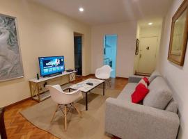 SUH Copacabana 19 Spacious Near The Beach!，位于里约热内卢的酒店