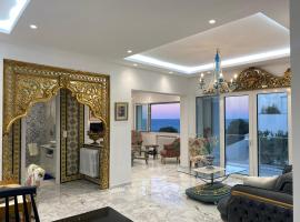 Luxurious Sea View with Private Beach in Gammarth, Marsa，位于迦玛特的酒店