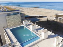 Maui Surfer's House Sea view Caparica Beach House，位于卡帕里卡海岸的酒店