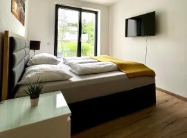 Schöne Wohnung mit Terrasse und Parkplatz，位于沃尔特湖畔韦尔登的酒店