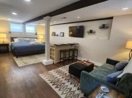 Grand Hideaway - King Bed!