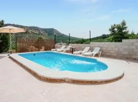 Gorgeous Home In Puertollano