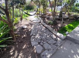 Acogedora Casa Completa con jacuzzi privado，位于基多的酒店