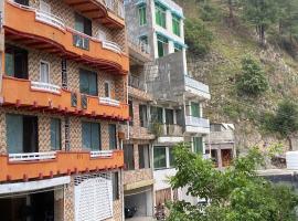 RedApple Hotel & Restaurent Murree，位于穆里的酒店