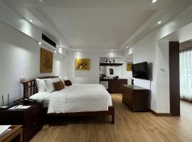 Le Siam Hotel Silom Bangkok by PCL，位于曼谷的酒店