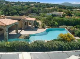 Villa de 4 chambres a Corbara a 20 m de la plage avec vue sur la mer piscine privee et jacuzzi，位于科尔巴拉的酒店