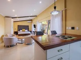 Private Studio flatlet, Uncapped Wifi, Netflix,Full DSTV