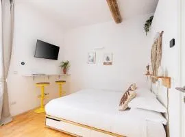 Cantoni 4B - Studio at Colosseum