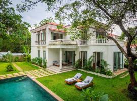 La Branca Luxury 4BHK Villas with Private Pool & Garden & Caretaker，位于西奥利姆的酒店