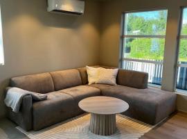 Nyoppusset leilighet midt i sentrum，位于韦尔达尔的酒店