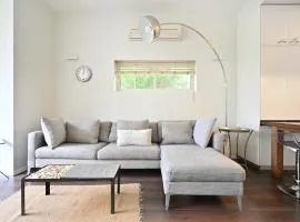 Beauty 2BR close Bograshov Dizengoff by HolyGuest