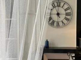 L'Entre-Temps, Le Lys et L Iris