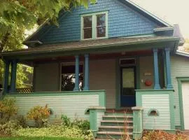 Built In 1910, This Remodeled Craftsman Style Home Offers The Best Of Bozeman!