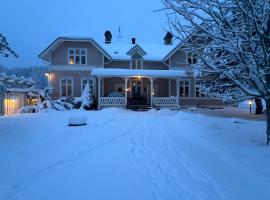 Rosa Huset Osebol，位于Stöllet的酒店