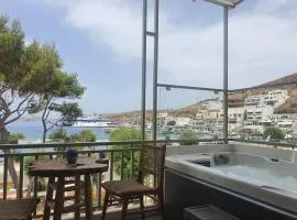 Sapphire Kythnos Suites