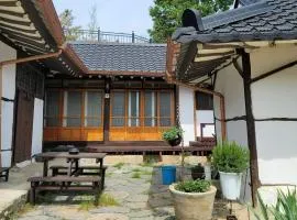 Paju Hanokaeseo Harureul