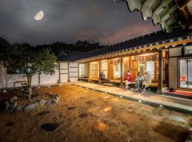 Boryeong dalitteumyeonkkochipigo Hanok Stay