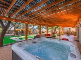 Luxurious Home With Hot Tub & Tree Deck By 6flags