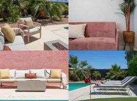 The Pink Cactus - Desert Retreat - Luxe Pool, Golf & Game Room