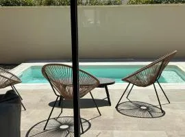 Maison neuve climatisée Piscine 4 personnes