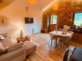 Petite Maison de Campagne avec vue sur la vallée，位于Guern的酒店