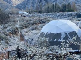 Glamping Mendoza，位于卢汉德库约的豪华帐篷