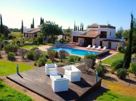 3 bedroom Villa Limni with private pool and gardens, Aphrodite Hills Resort，位于库克里亚的酒店