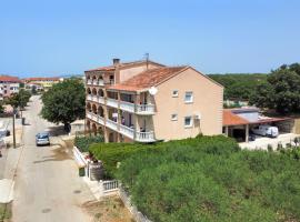 Triple Room Biograd na Moru 4305b，位于比奥格勒·纳·莫鲁的酒店