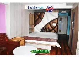 GRG Broadway Mall Road Darjeeling By Royal Collection Hotel