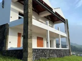 Spacious House with Sea View in Angra do Heroismo