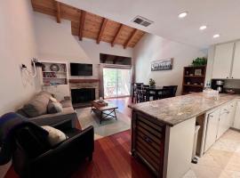 Alpine Escape: Tahoe Oasis Steps from Lake，位于玛瑙湾的酒店