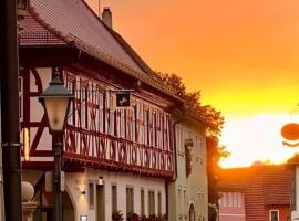 Gasthof Weißes Ross，位于伊普霍芬的酒店
