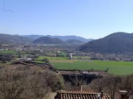 加达蒙之家旅舍