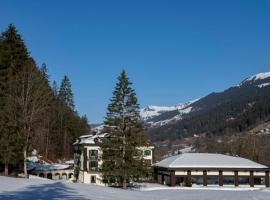 Davos-Serneus Water Resort - BAD SERNEUS HOTEL，位于克洛斯特斯的酒店