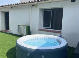 appartement au calme avec jardin privatif dans maison，位于滨海卡涅的酒店