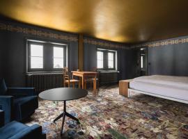 Post Hotel Löwe Mulegns，位于Mühlen的酒店