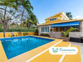 Casamares Oasis Vacacional con Piscina y Jacuzzi，位于卡沃罗霍的酒店