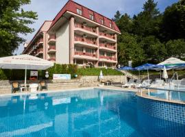 Constantzia Balneohotel，位于科斯泰内茨的酒店