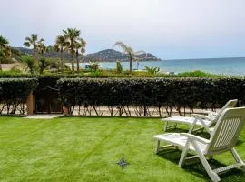 Villa Giulia seafront