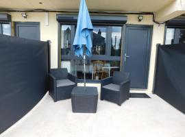 Tsara Home，位于Le Trait的酒店