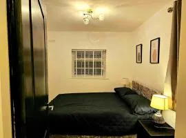 Cosy 1 bedroom flat near Bridgend town centre