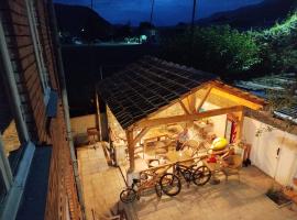 AMBROsador，位于安布罗劳里的酒店