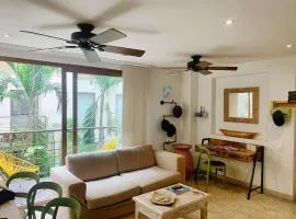 New Cozy 2 Bd in the heart os historical center
