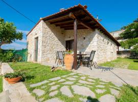 Ikarion Village Home by RentalsPro- Fourka Halkidiki，位于弗尔卡的酒店