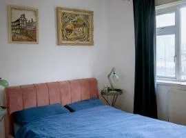 Comfy 1-Bed Flat Near Hospital & Station