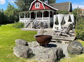 4 star holiday home in TJÖRN，位于Almösund的酒店