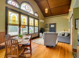 Restored Ovid Church Near Cayuga Lake Wine Trail，位于Ovid的酒店